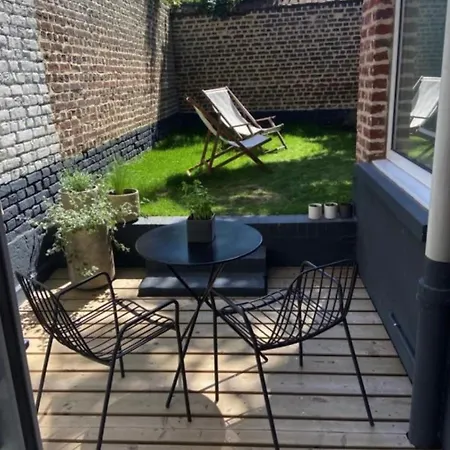 A Avec Jardin Apartment